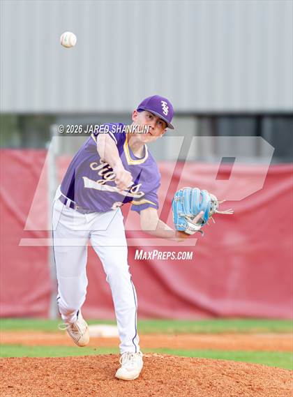 Thumbnail 1 in JV: Thibodaux @ E.D. White photogallery.