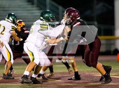 Thumbnail 3 in Royal @ Simi Valley photogallery.