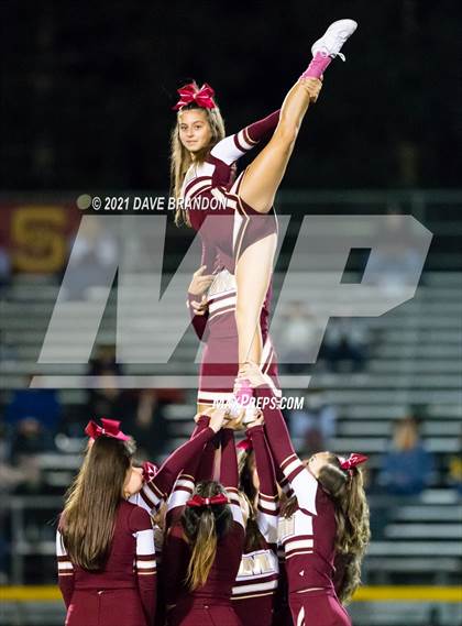 Thumbnail 3 in Royal @ Simi Valley photogallery.