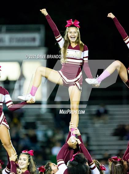 Thumbnail 2 in Royal @ Simi Valley photogallery.