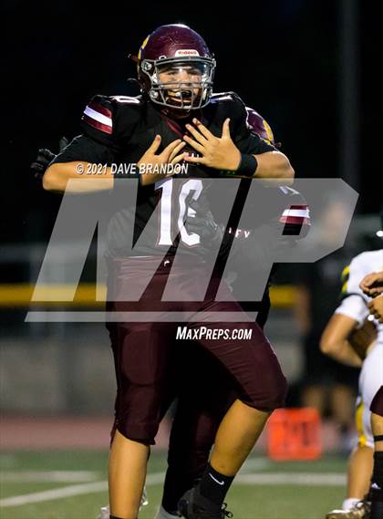 Thumbnail 1 in Royal @ Simi Valley photogallery.