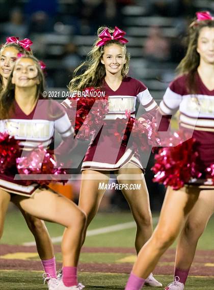 Thumbnail 3 in Royal @ Simi Valley photogallery.