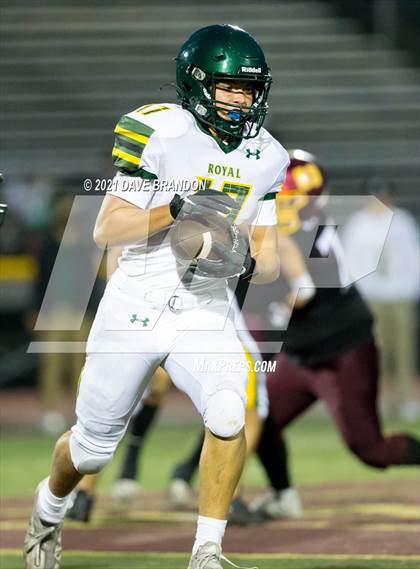 Thumbnail 2 in Royal @ Simi Valley photogallery.