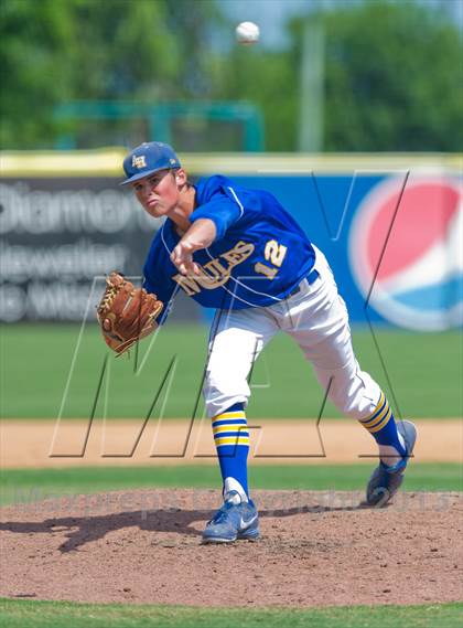Thumbnail 1 in Alamo Heights vs. Moody (UIL 4A Region IV Regional Finals) photogallery.