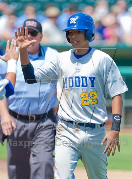 Thumbnail 2 in Alamo Heights vs. Moody (UIL 4A Region IV Regional Finals) photogallery.