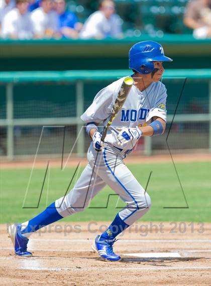 Thumbnail 1 in Alamo Heights vs. Moody (UIL 4A Region IV Regional Finals) photogallery.
