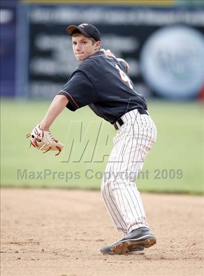 Thumbnail 3 in Lydonville vs. Warsaw  (Section 5 Class C Semifinal) photogallery.