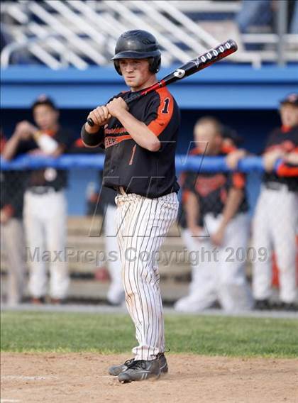 Thumbnail 2 in Lydonville vs. Warsaw  (Section 5 Class C Semifinal) photogallery.