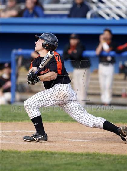 Thumbnail 3 in Lydonville vs. Warsaw  (Section 5 Class C Semifinal) photogallery.