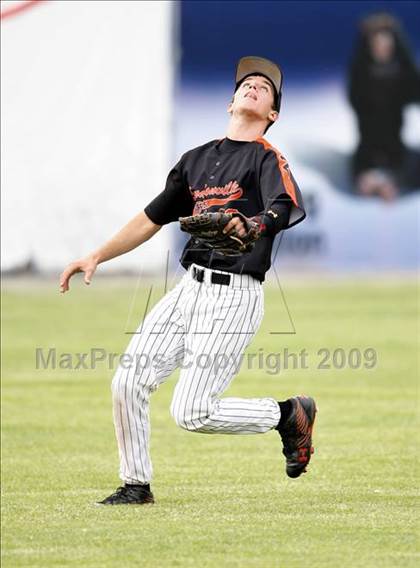 Thumbnail 1 in Lydonville vs. Warsaw  (Section 5 Class C Semifinal) photogallery.