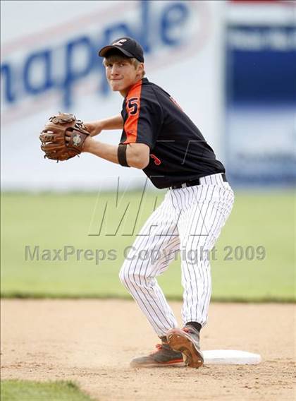 Thumbnail 1 in Lydonville vs. Warsaw  (Section 5 Class C Semifinal) photogallery.