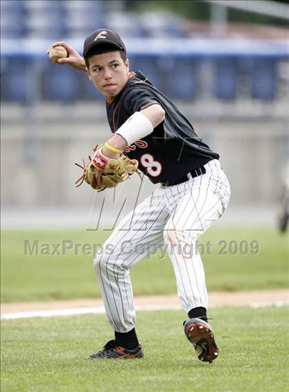 Thumbnail 1 in Lydonville vs. Warsaw  (Section 5 Class C Semifinal) photogallery.