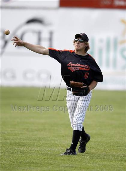 Thumbnail 1 in Lydonville vs. Warsaw  (Section 5 Class C Semifinal) photogallery.