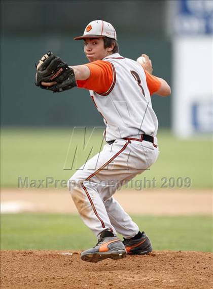 Thumbnail 2 in Lydonville vs. Warsaw  (Section 5 Class C Semifinal) photogallery.