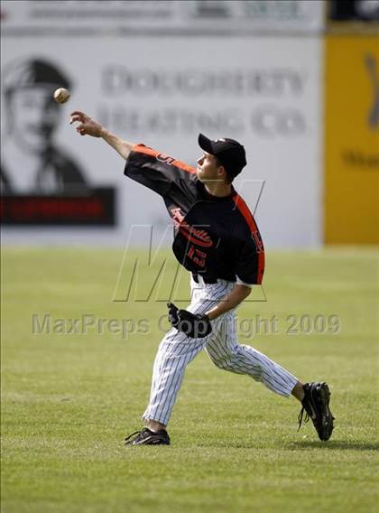 Thumbnail 1 in Lydonville vs. Warsaw  (Section 5 Class C Semifinal) photogallery.