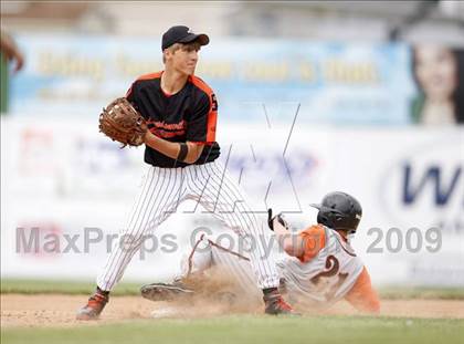 Thumbnail 1 in Lydonville vs. Warsaw  (Section 5 Class C Semifinal) photogallery.