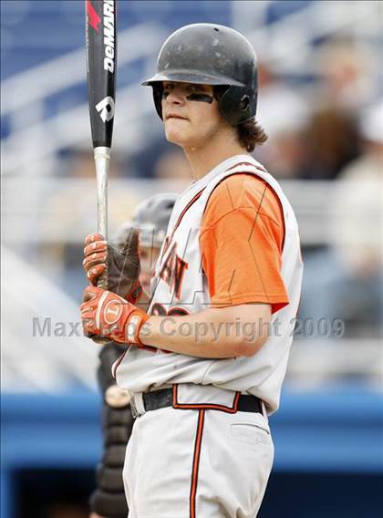 Thumbnail 3 in Lydonville vs. Warsaw  (Section 5 Class C Semifinal) photogallery.