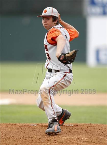 Thumbnail 3 in Lydonville vs. Warsaw  (Section 5 Class C Semifinal) photogallery.