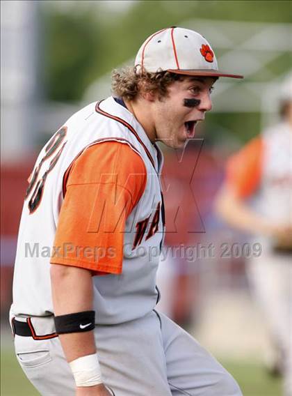 Thumbnail 3 in Lydonville vs. Warsaw  (Section 5 Class C Semifinal) photogallery.