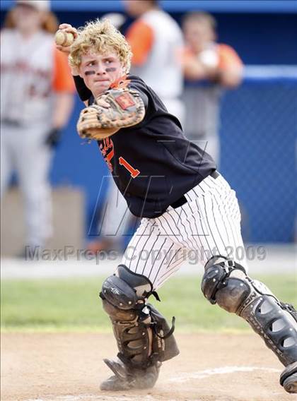 Thumbnail 1 in Lydonville vs. Warsaw  (Section 5 Class C Semifinal) photogallery.