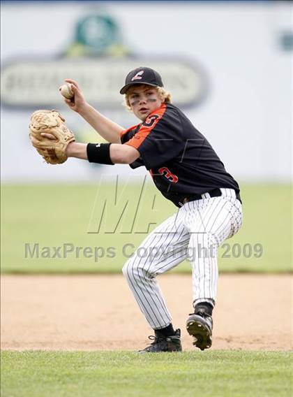 Thumbnail 3 in Lydonville vs. Warsaw  (Section 5 Class C Semifinal) photogallery.