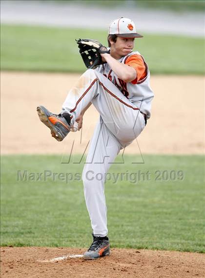Thumbnail 1 in Lydonville vs. Warsaw  (Section 5 Class C Semifinal) photogallery.