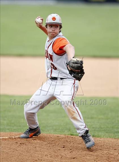 Thumbnail 1 in Lydonville vs. Warsaw  (Section 5 Class C Semifinal) photogallery.