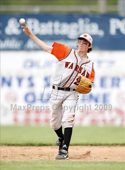 Thumbnail 1 in Lydonville vs. Warsaw  (Section 5 Class C Semifinal) photogallery.