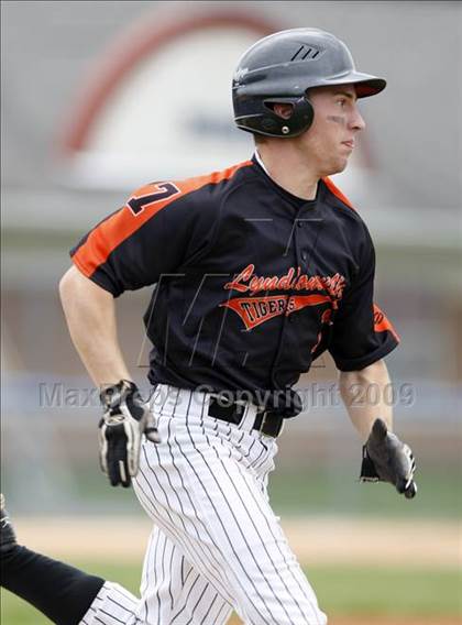 Thumbnail 1 in Lydonville vs. Warsaw  (Section 5 Class C Semifinal) photogallery.