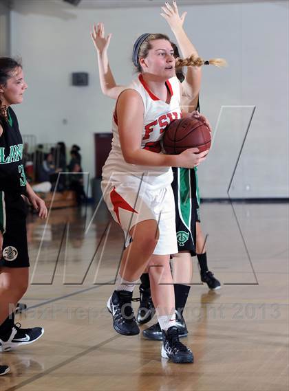 Thumbnail 3 in Flintridge Sacred Heart vs. Thousand Oaks  (La Canada Tournament) photogallery.