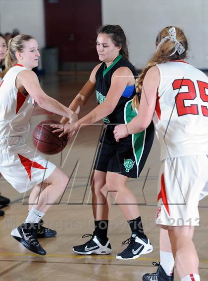 Thumbnail 3 in Flintridge Sacred Heart vs. Thousand Oaks  (La Canada Tournament) photogallery.