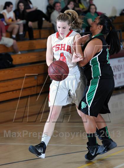 Thumbnail 2 in Flintridge Sacred Heart vs. Thousand Oaks  (La Canada Tournament) photogallery.