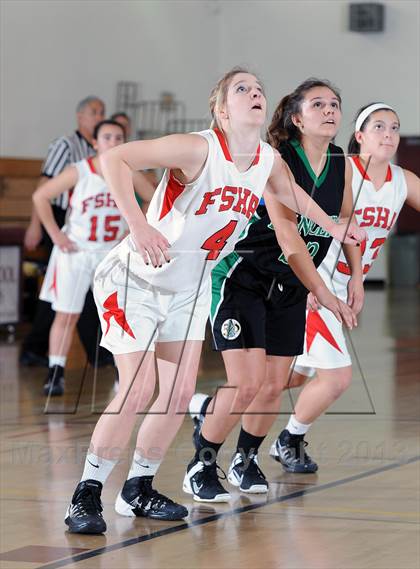 Thumbnail 3 in Flintridge Sacred Heart vs. Thousand Oaks  (La Canada Tournament) photogallery.