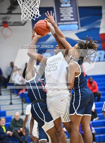 Thumbnail 3 in Atascocita vs Dawson (McDonald's Texas Invitational) photogallery.