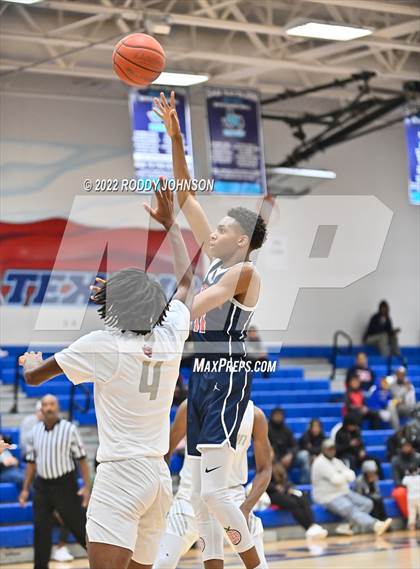 Thumbnail 3 in Atascocita vs Dawson (McDonald's Texas Invitational) photogallery.