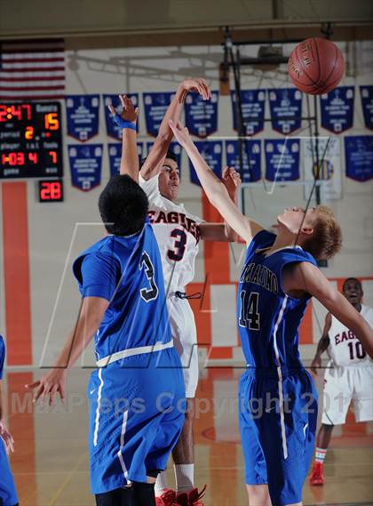 Thumbnail 2 in San Marino vs. Marshall (Pasadena Poly Tournament) photogallery.