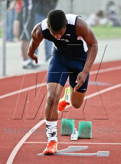 Thumbnail 3 in South West Yosemite League Meet #1 (400m Dash) photogallery.