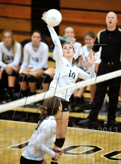 Thumbnail 1 in Villa Park @ Foothill photogallery.