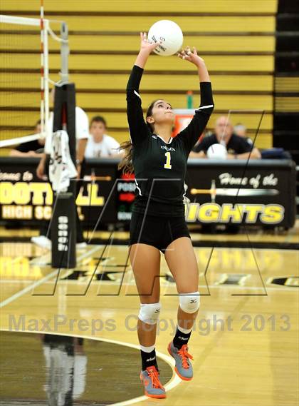 Thumbnail 1 in Villa Park @ Foothill photogallery.