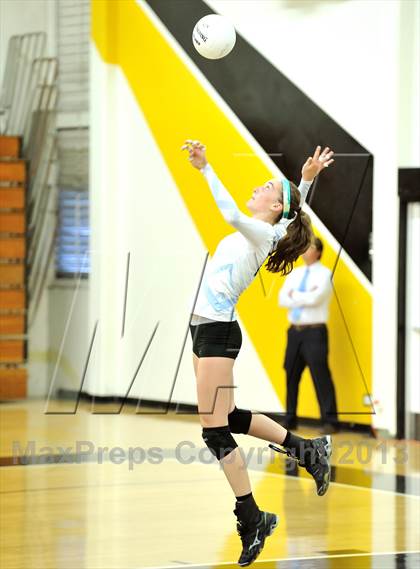 Thumbnail 1 in Villa Park @ Foothill photogallery.
