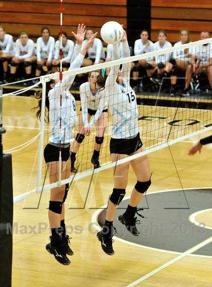 Thumbnail 3 in Villa Park @ Foothill photogallery.