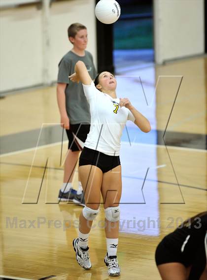 Thumbnail 3 in Villa Park @ Foothill photogallery.