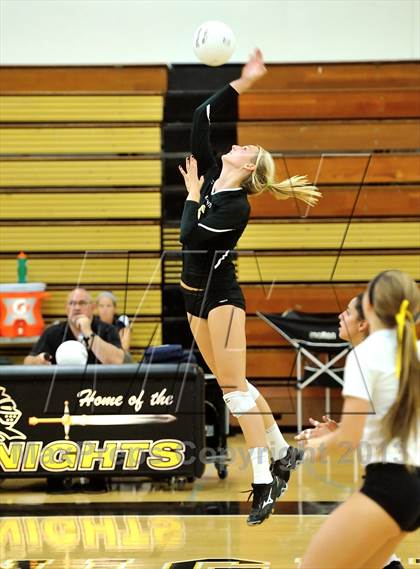 Thumbnail 1 in Villa Park @ Foothill photogallery.