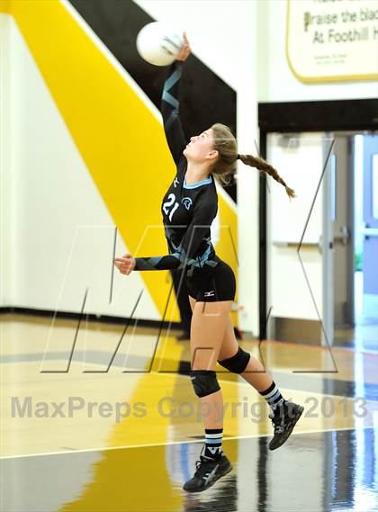 Thumbnail 3 in Villa Park @ Foothill photogallery.