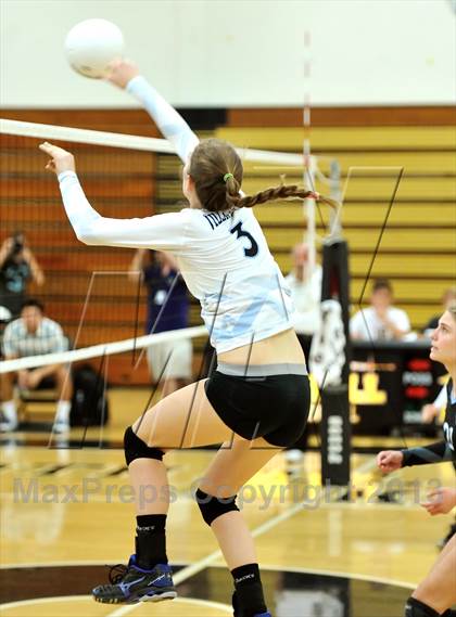 Thumbnail 3 in Villa Park @ Foothill photogallery.