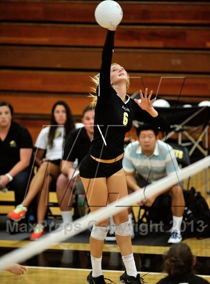 Thumbnail 1 in Villa Park @ Foothill photogallery.