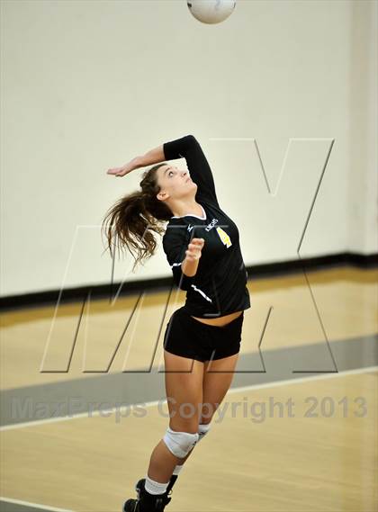 Thumbnail 1 in Villa Park @ Foothill photogallery.