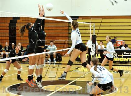 Thumbnail 1 in Villa Park @ Foothill photogallery.