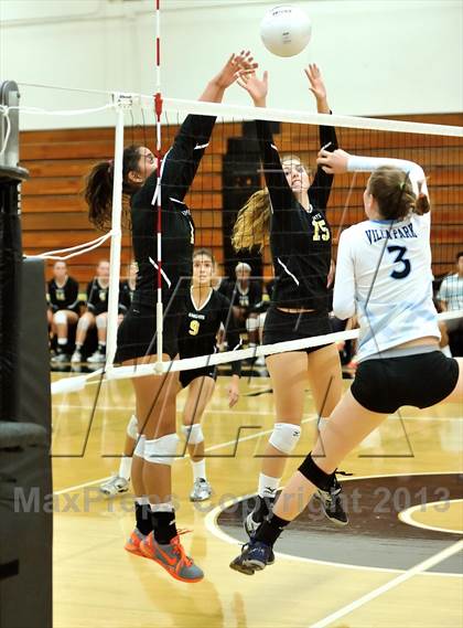 Thumbnail 1 in Villa Park @ Foothill photogallery.