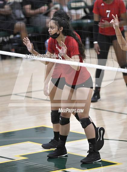 Thumbnail 3 in Lakewood vs. San Clemente (Dave Mohs Tournament) photogallery.